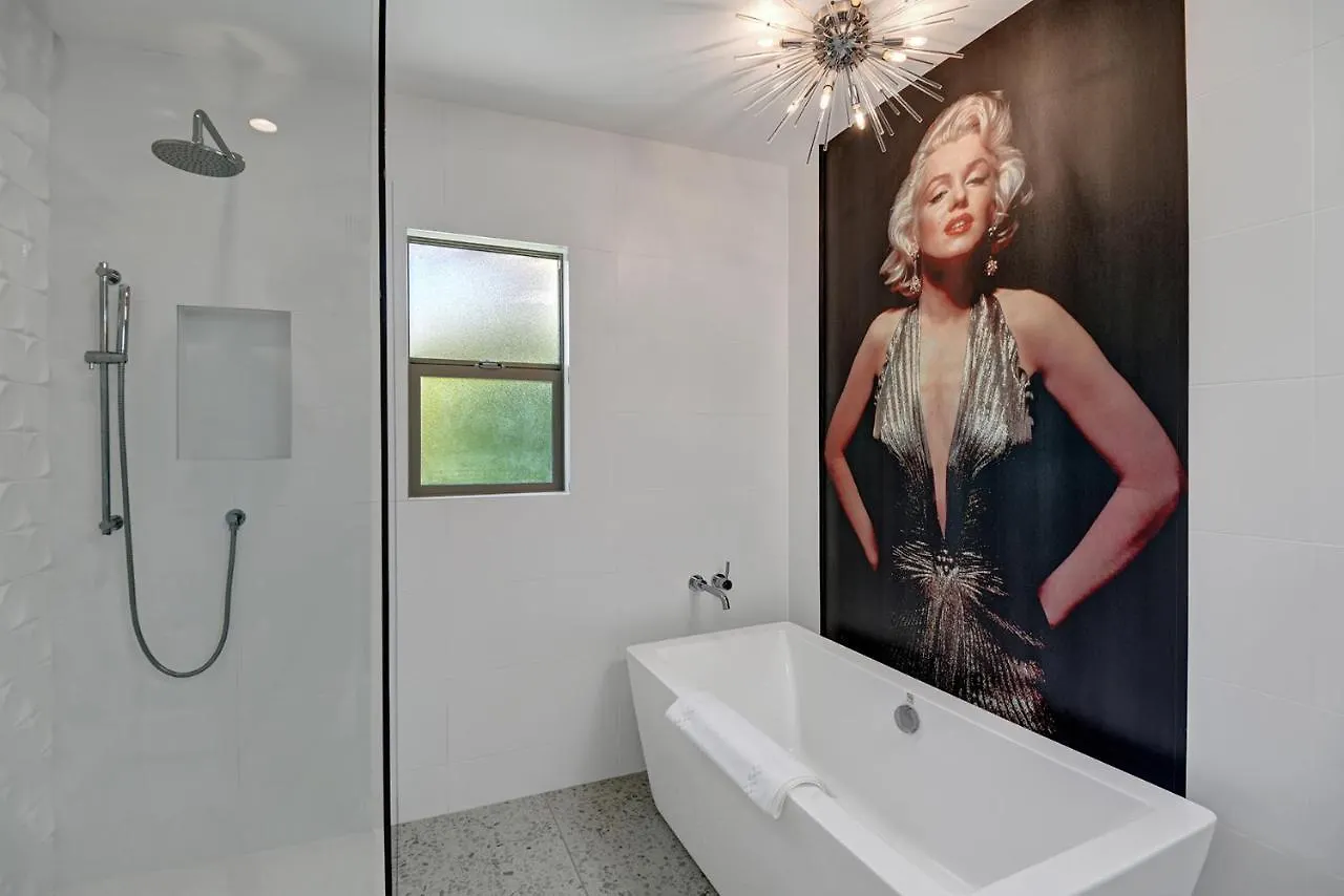 Ultra-Chic Luxe Mid-Century Estate- Resort Like Pool, Spa, Firepit, Outdoor Kitchen 3Bed/3Bath Palm Springs Dom wakacyjny