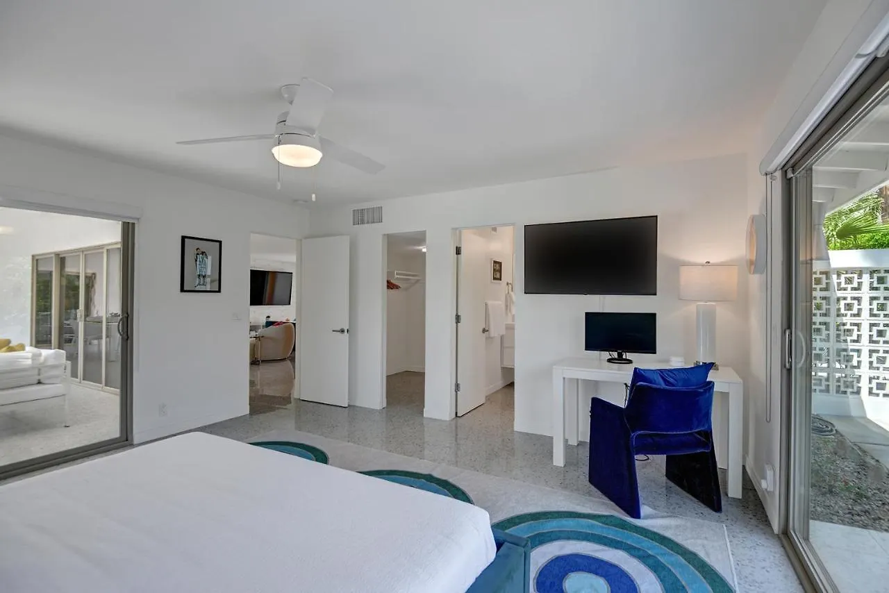 Ultra-Chic Luxe Mid-Century Estate- Resort Like Pool, Spa, Firepit, Outdoor Kitchen 3Bed/3Bath Palm Springs Dom wakacyjny